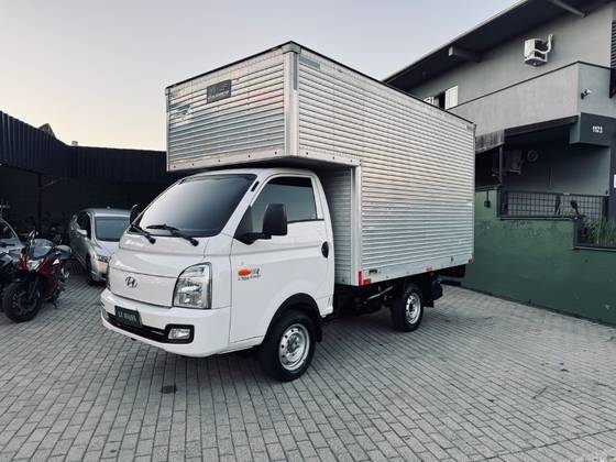 HYUNDAI HR 2.5 TURBO DIESEL CS 4WD MANUAL